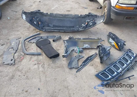 2019 Jeep Compass Latitude 4X4 from USA, damaged, VIN 3C4NJDBB8KT650354